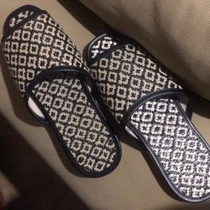UO Black and Cream Straw Slip On Sandals